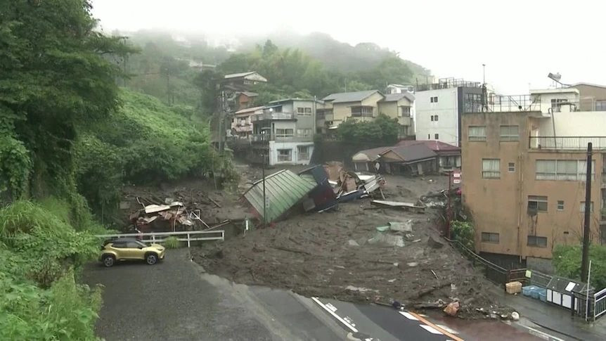 Lở đất nghiêm trọng, Nhật Bản khẩn trương cứu hộ
