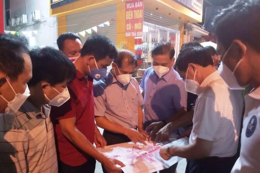 Hà Tĩnh: Phát hiện 1 ca nhiễm COVID-19 trong cộng đồng, cách ly xã hội một phần thị trấn Cẩm Xuyên