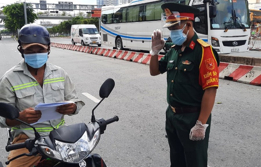 TP.HCM: Ngày đầu tiên thực hiện giãn cách xã hội nghiêm ngặt