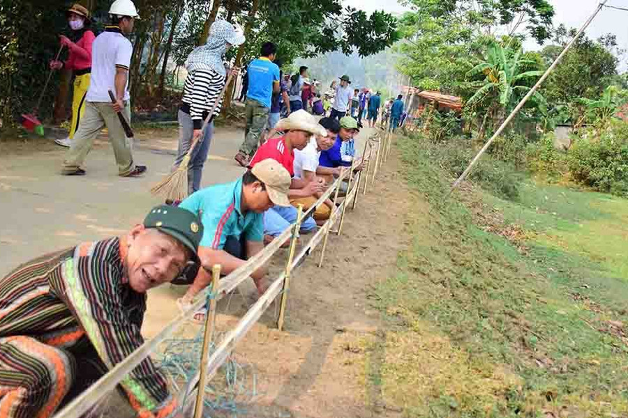 A Lưới - Thừa Thiên Huế: Hàng nghìn người DTTS tham gia phong trào “Ngày Chủ nhật xanh”