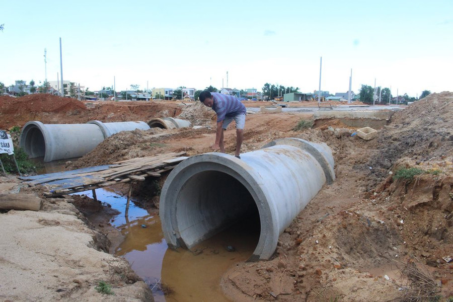 Quảng Nam:  Dân bức xúc vì nhà ngập sâu sau khi dự án “mọc lên”