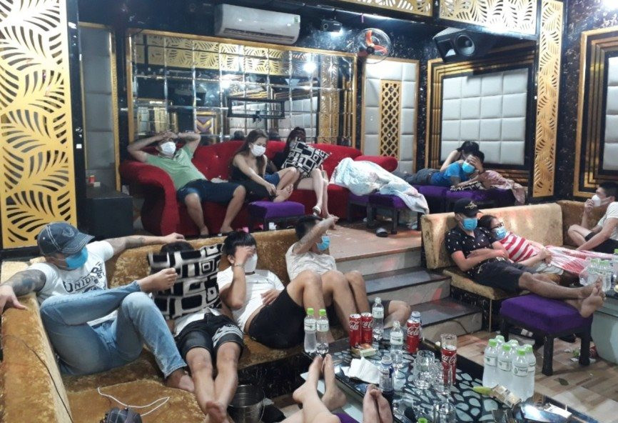 Quảng Nam: Phát hiện 53 người phê ma túy trong quán karaoke 