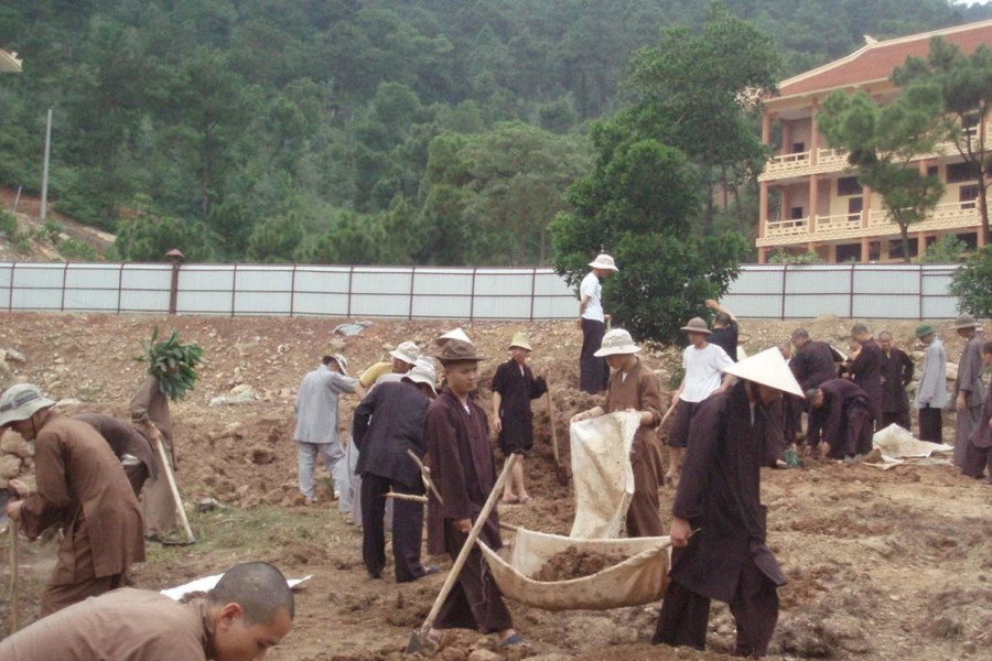 Học viện Phật giáo Việt Nam tại Hà Nội chú trọng gìn giữ, bảo vệ môi trường