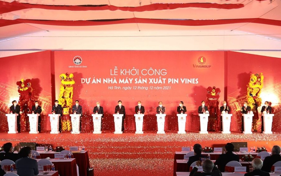 Chủ tịch nước phát lệnh khởi công Nhà máy Sản xuất Pin VinES tại Hà Tĩnh