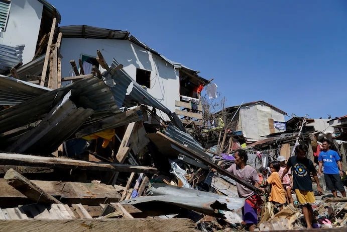 Philippines hứng chịu cơn bão mạnh nhất trong năm nay