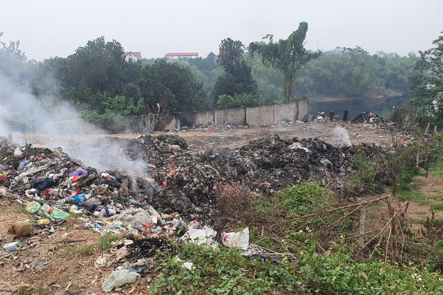 Thanh Oai - Hà Nội: Dân sống khổ vì bãi rác tập kết gây ô nhiễm