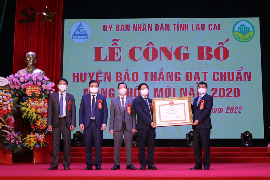 Lào Cai: Công bố huyện đầu tiên đạt chuẩn nông thôn mới