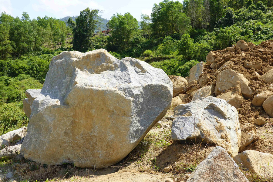Bình Định: Khai thác đá trên núi Bằng Tranh, người dân phản ánh không có cơ sở