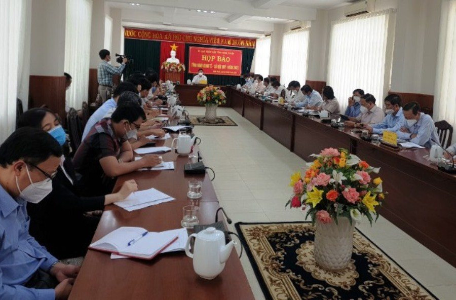 Chủ tịch Ninh Thuận chỉ đạo xử lý dự án chậm tiến độ, đảm bảo môi trường du lịch