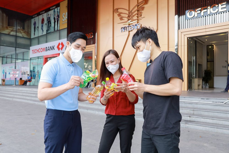 Dễ chơi, dễ trúng tiền tỷ cùng hơn 200.000 giải thưởng “nóng” chỉ với chai nước giải khát