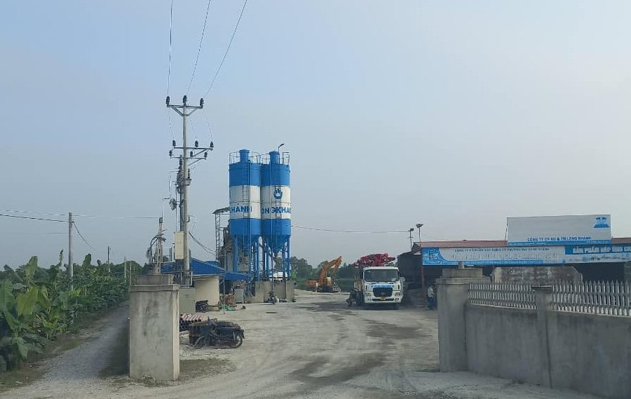 Trạm trộn bê tông không phép dựng trên đất đấu thầu tại Ninh Giang (Hải Dương): Ngang nhiên hoạt động