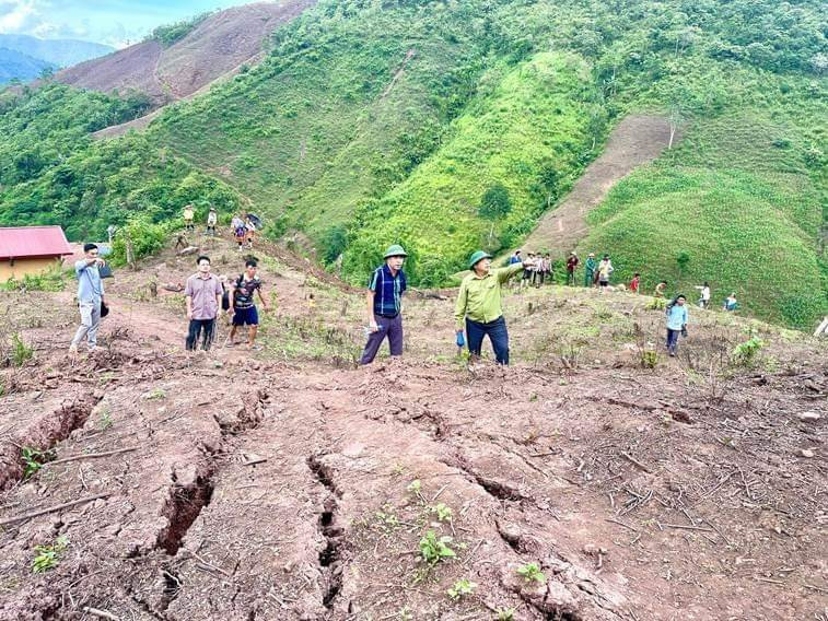 Nậm Pồ (Điện Biên): Di dời khẩn cấp 26 hộ dân ra khỏi nơi có nguy cơ sạt lở đất đá 