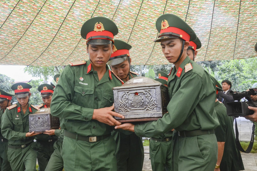 Điện Biên: Truy điệu, an táng hài cốt liệt sĩ hy sinh tại Lào