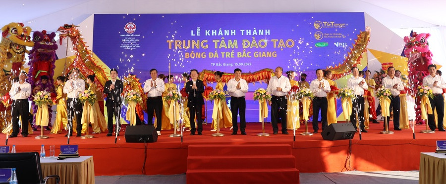 Hanoi FC khánh thành trung tâm đào tạo bóng đá trẻ tại tỉnh Bắc Giang 