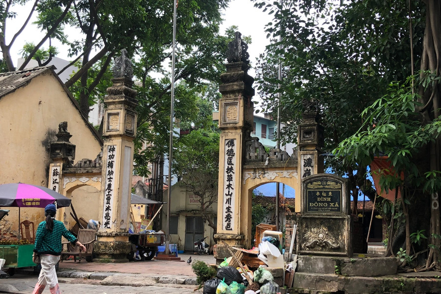Những bãi rác nơi đình, chùa          