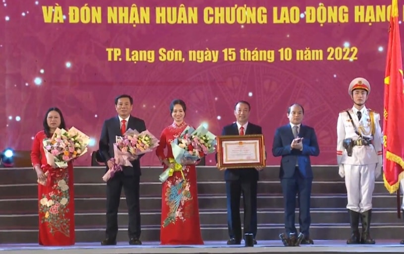 TP.Lạng Sơn: Kỷ niệm 20 năm thành lập và đón nhận Huân chương Lao động hạng Ba

