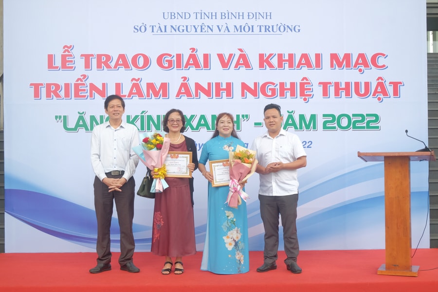 Bình Định: Trao giải ảnh nghệ thuật Lăng kính xanh năm 2022