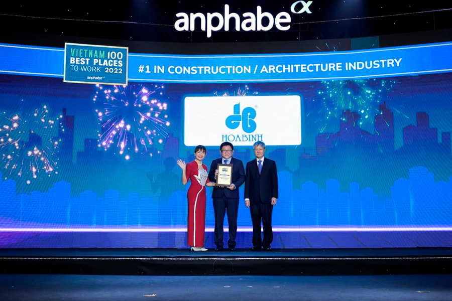 Hòa Bình tiếp tục đứng đầu ngành Xây dựng & Kiến trúc ở﻿﻿ Top 100 Nơi làm việc tốt nhất Việt Nam 2022