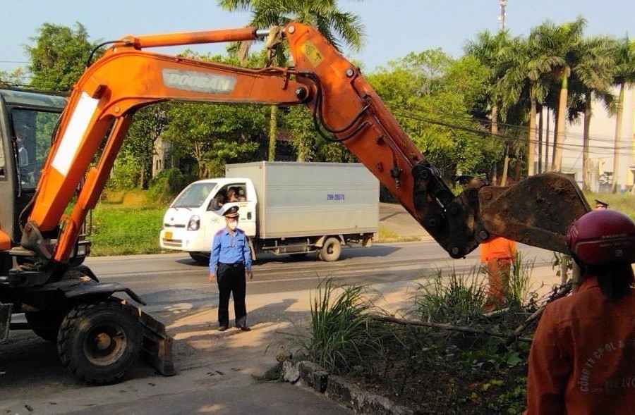 Xử lý nghiêm các nhà thầu vi phạm việc đào đường, đào vỉa hè