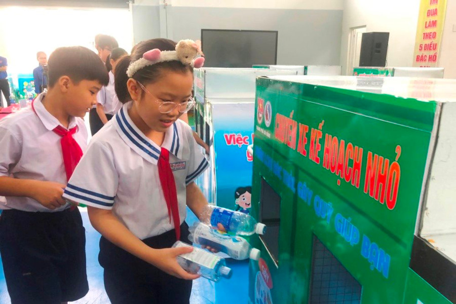 Đà Nẵng: 14 trường tiểu học tham gia phân loại rác thải gây quỹ giúp bạn 