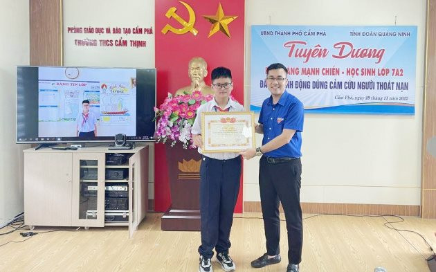 Quảng Ninh: Tặng Bằng khen cho học sinh lớp 7 cứu người bị nạn
