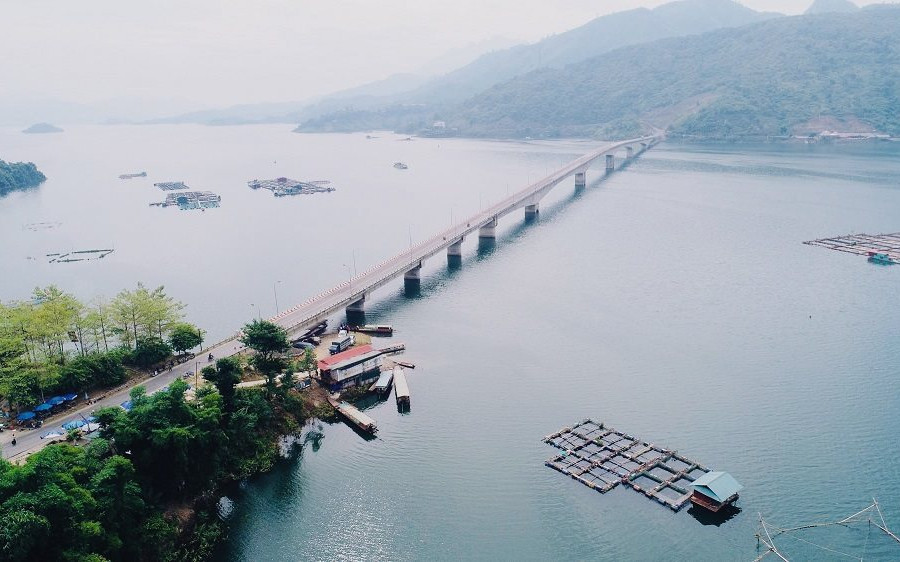 Phát triển vùng lòng hồ thủy điện Sơn La thành Khu du lịch Quốc gia