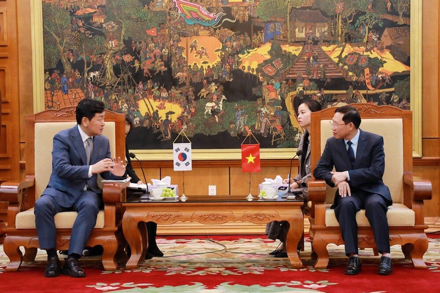 Đồng chí Lê Ánh Dương, Chủ tịch UBND tỉnh Bắc Giang tiếp xã giao Đoàn công tác tỉnh Jeollabuk-do (Hàn Quốc)