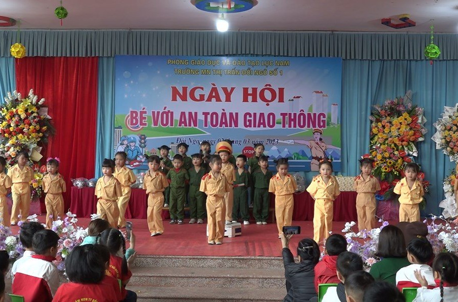 Lục Nam-Bắc Giang: Trường mầm non Đồi Ngô số 1 tổ chức “Ngày hội bé với an toàn giao thông”