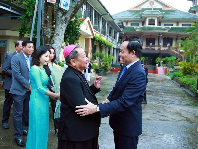 Phó Thủ tướng Trần Lưu Quang thăm, chúc mừng các tổ chức tôn giáo tại Lạng Sơn