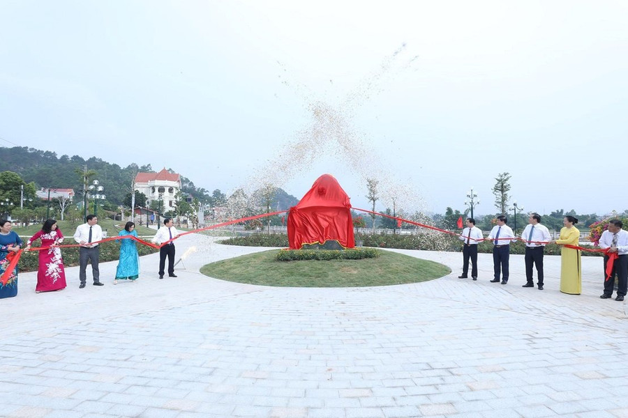 Khánh thành các công trình chào mừng 90 năm ngày truyền thống Đảng bộ tỉnh Lạng Sơn