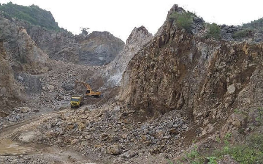 Nghệ An: Lấn chiếm đất, chủ mỏ đá bị xử phạt 330 triệu đồng