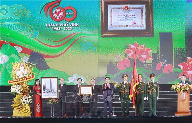 Chủ tịch Quốc hội Vương Đình Huệ dự Lễ kỷ niệm 60 năm thành lập thành phố Vinh, 235 năm Phượng Hoàng Trung Đô