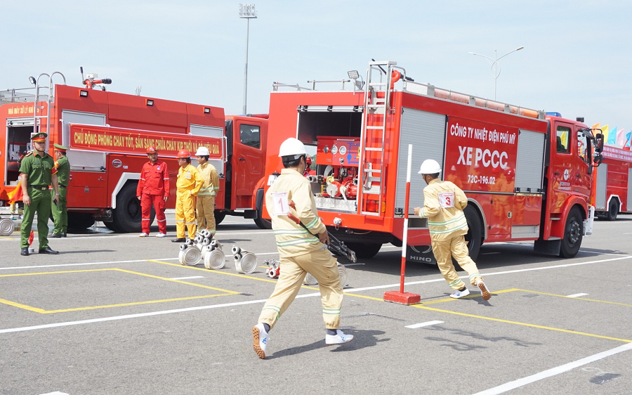 Nhiệt điện Phú Mỹ tham gia Hội thi nghiệp vụ chữa cháy và cứu nạn cứu hộ