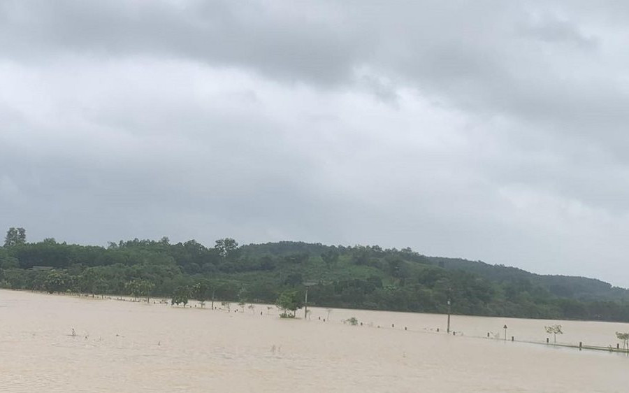Hà Tĩnh: Mưa lớn gây ngập úng ở nhiều nơi