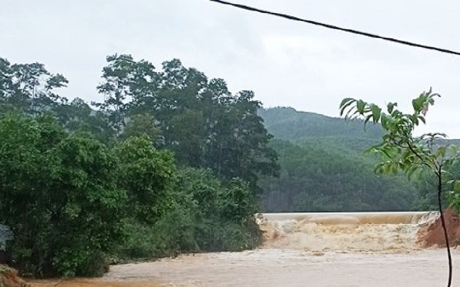 Hà Tĩnh: Vỡ đập Tắt, nhiều địa phương chịu thiệt hại nặng do mưa lớn
