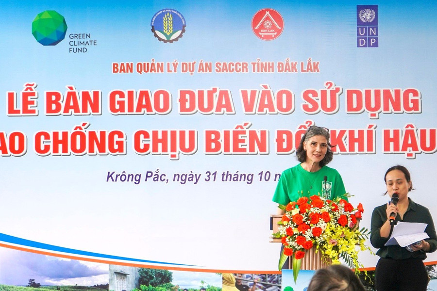 Đắk Lắk: Bàn giao 70 ao chống hạn cho người dân