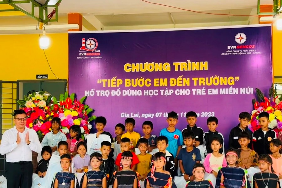 EVNGENCO2 và Công ty Thủy điện An Khê - Ka Nak đồng hành cùng học sinh nghèo tại Gia Lai