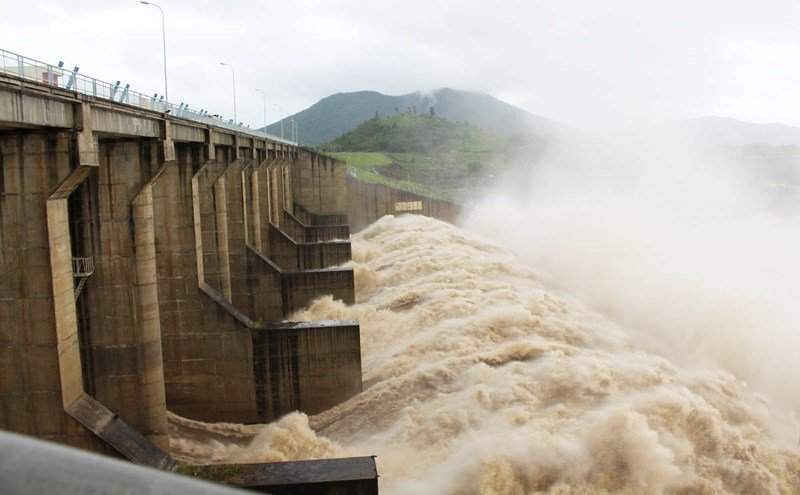 Khánh Hòa: Hồ Suối Dầu xả lũ điều tiết, cảnh báo ngập lụt ở nhiều nơi