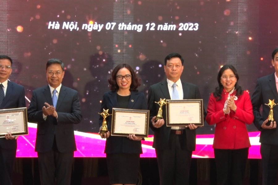 Lễ trao giải thưởng “Giọt hồng” năm 2023