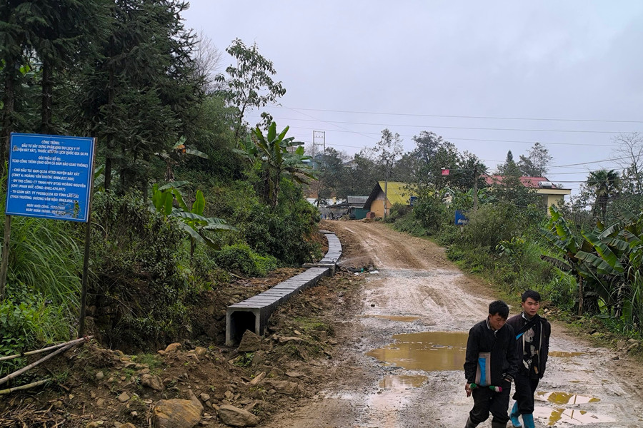 Huyện Bát Xát (Lào Cai): Xã Y Tý "mòn mỏi" chờ… đường!