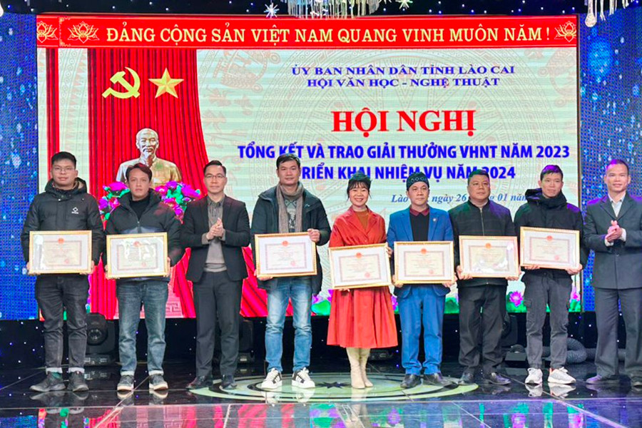 Lào Cai: Trao giải thưởng và ra mắt trang thông tin điện tử Văn học nghệ thuật