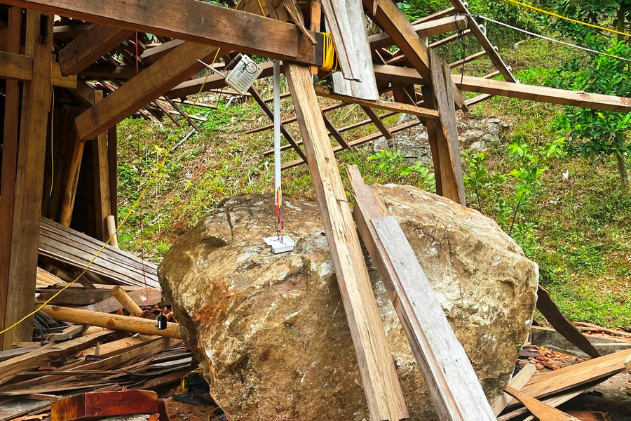 Quảng Nam: Doanh nghiệp nổ mìn khai thác đá làm sập nhà dân
