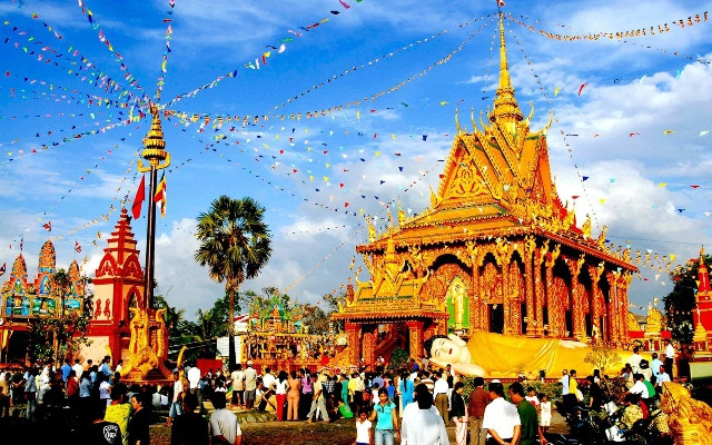 Thủ tướng chúc mừng đồng bào Khmer dịp Tết Chôl Chnăm Thmây