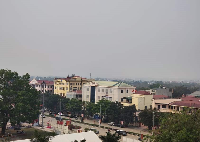 Điện Biên: Mù khô làm đặc quánh không khí, hủy nhiều chuyến bay do hạn chế tầm nhìn