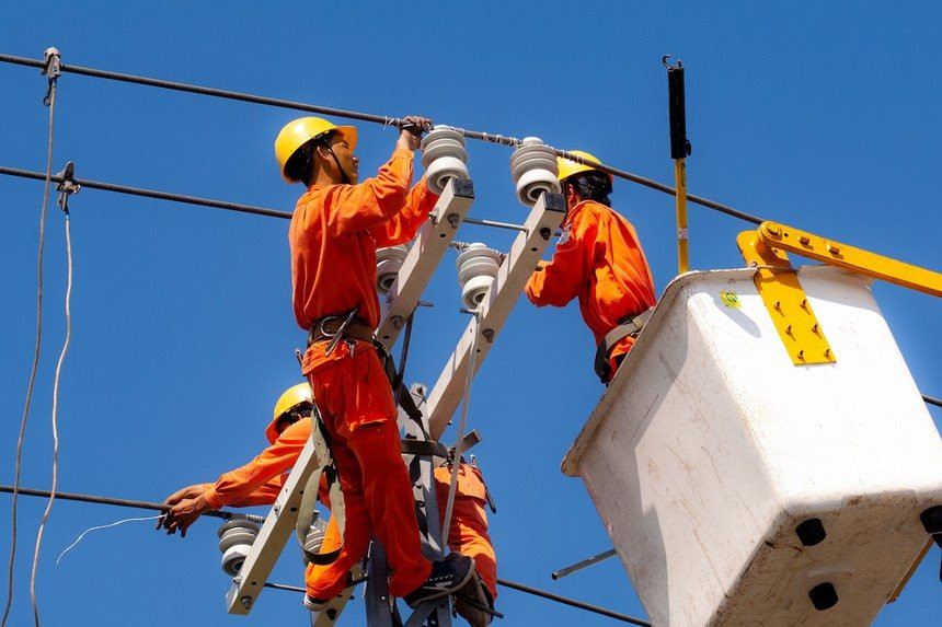 Trình Chính phủ dự thảo Nghị định về cơ chế mua bán điện trực tiếp trước 30/4