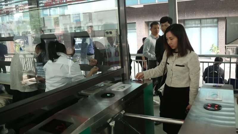 Hà Nội: Mở rộng thí điểm vé xe buýt điện tử liên thông