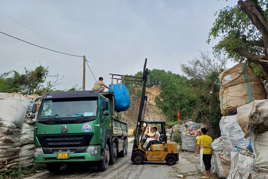 Hải Phòng: “Biến” rác thải thành nhiên liệu lò đốt sản xuất xi măng