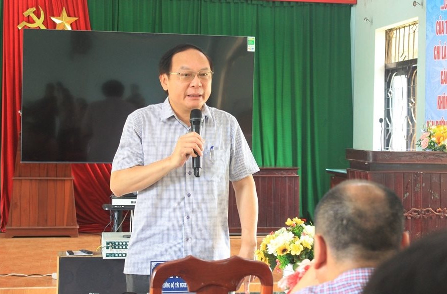 Thứ trưởng Lê Công Thành thăm mô hình thí điểm thu phí rác thải theo lượng phát sinh tại phường Cẩm Nam