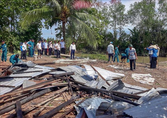 41 căn nhà bị sập, tốc mái và một người tử vong do dông lốc kèm mưa đá
