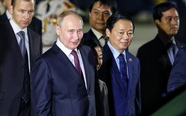 Tổng thống Nga Vladimir Putin đến Hà Nội, bắt đầu thăm cấp Nhà nước tới Việt Nam